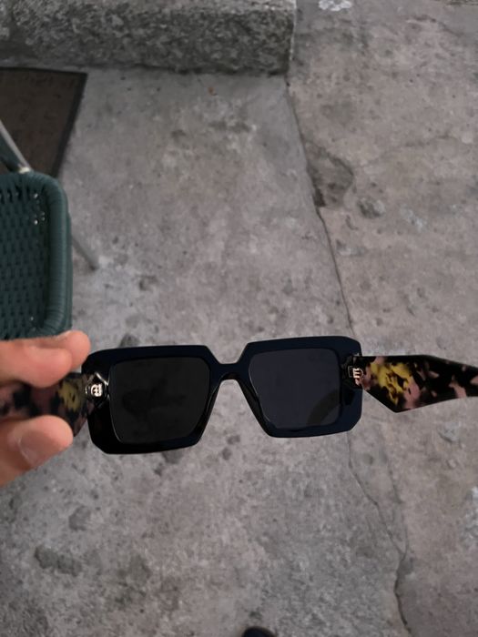 Oculos prada em bom estado
