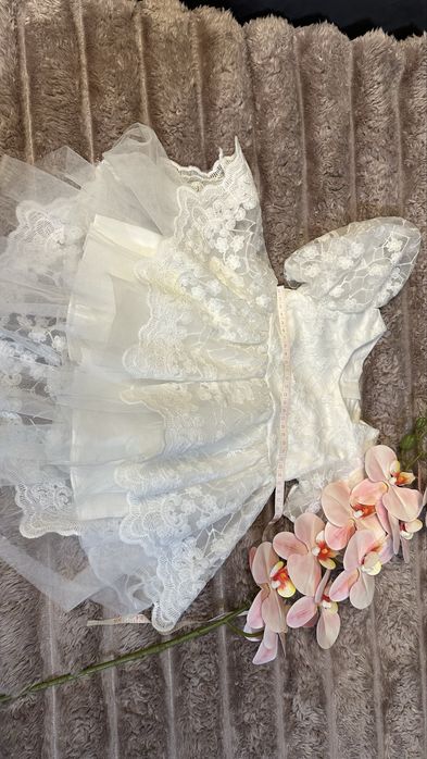 Продам платье на 1 годик