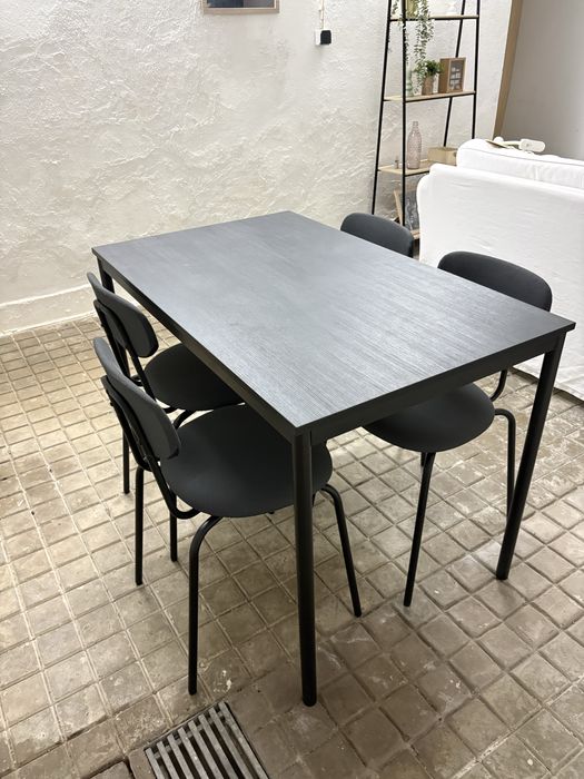 mesa com 4 cadeiras ikea preta