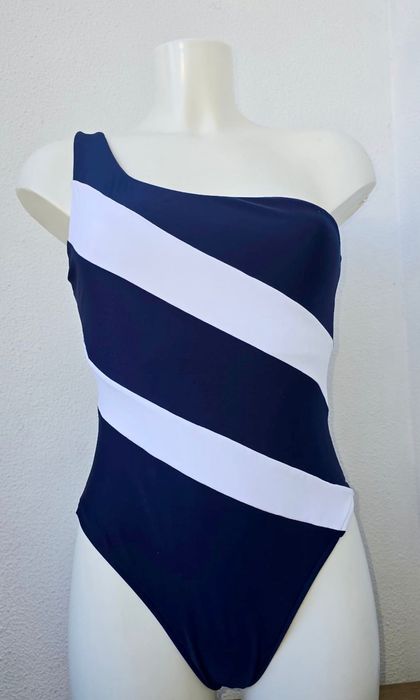 Confecção de swimwear bikinis e fatos de banho