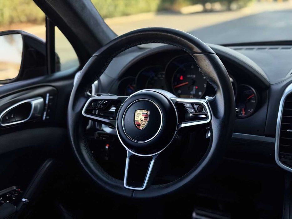 Porsche Cayenne      2017