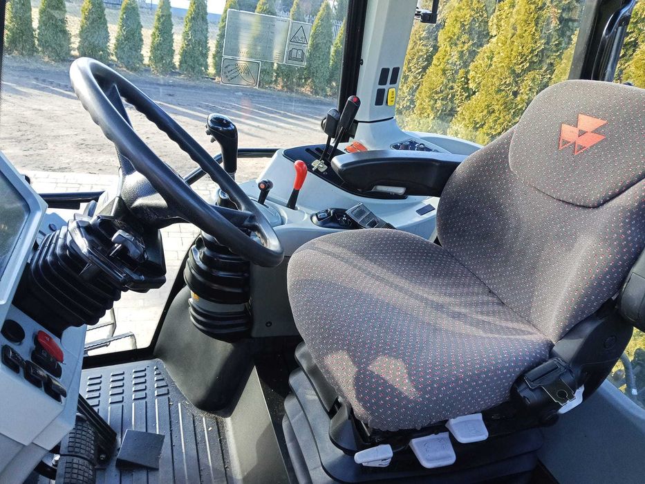Massey Ferguson 5420 z ładowaczem