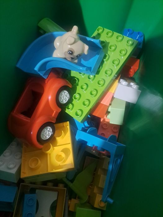 Vendo legos  com peças grandes