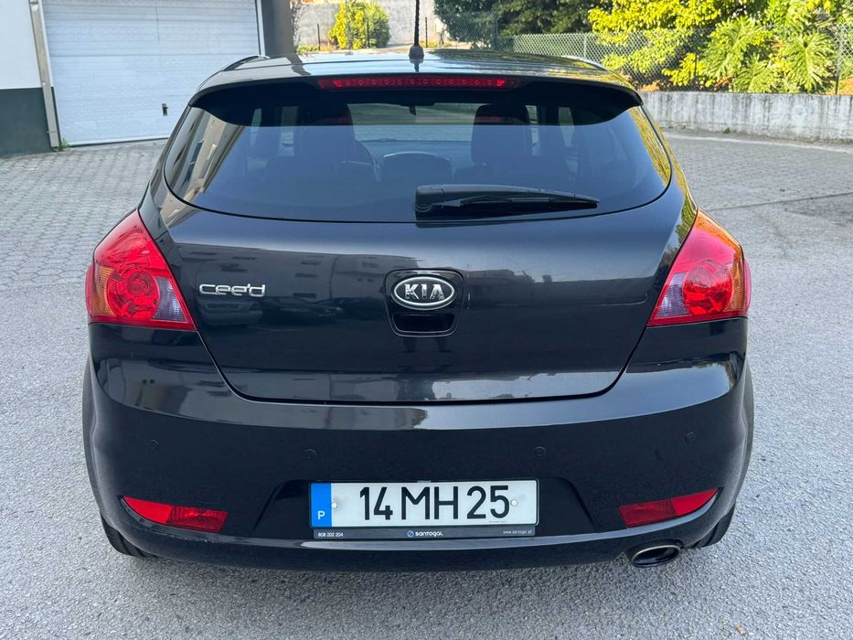 Kia Cee'd 1.6 CRDi (2010) - 165.000 km — photo 5