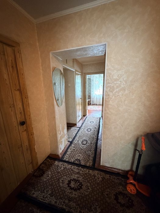 Продаж 3-х кім квартири 2/5 вул Космонавтів