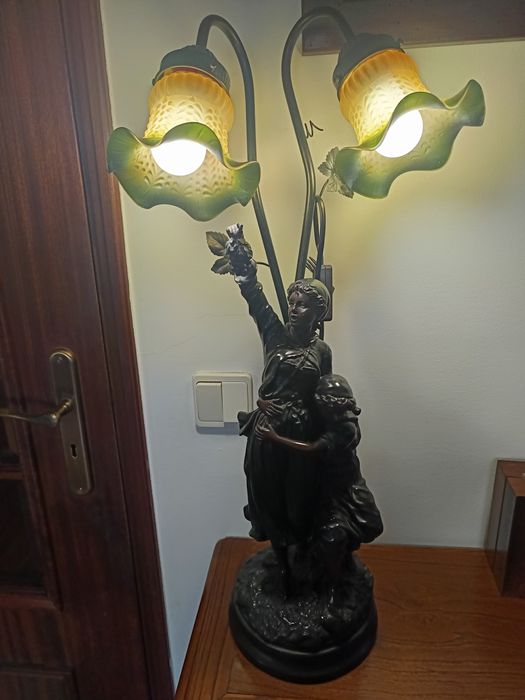 Candeeiro, Estatueta