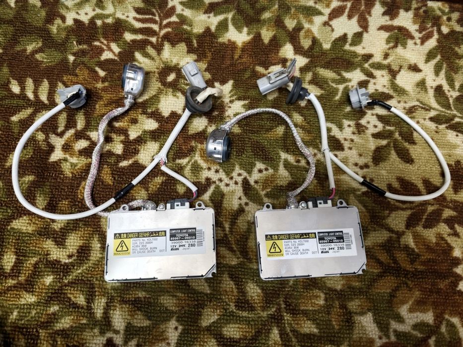 Оригінальний блок розпалу ксенону Toyota Lexus Koito 85967-05010 (D2S/