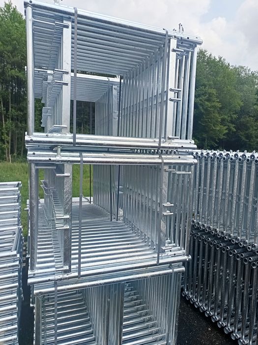 Wynajem Rusztowań Elewacyjnych