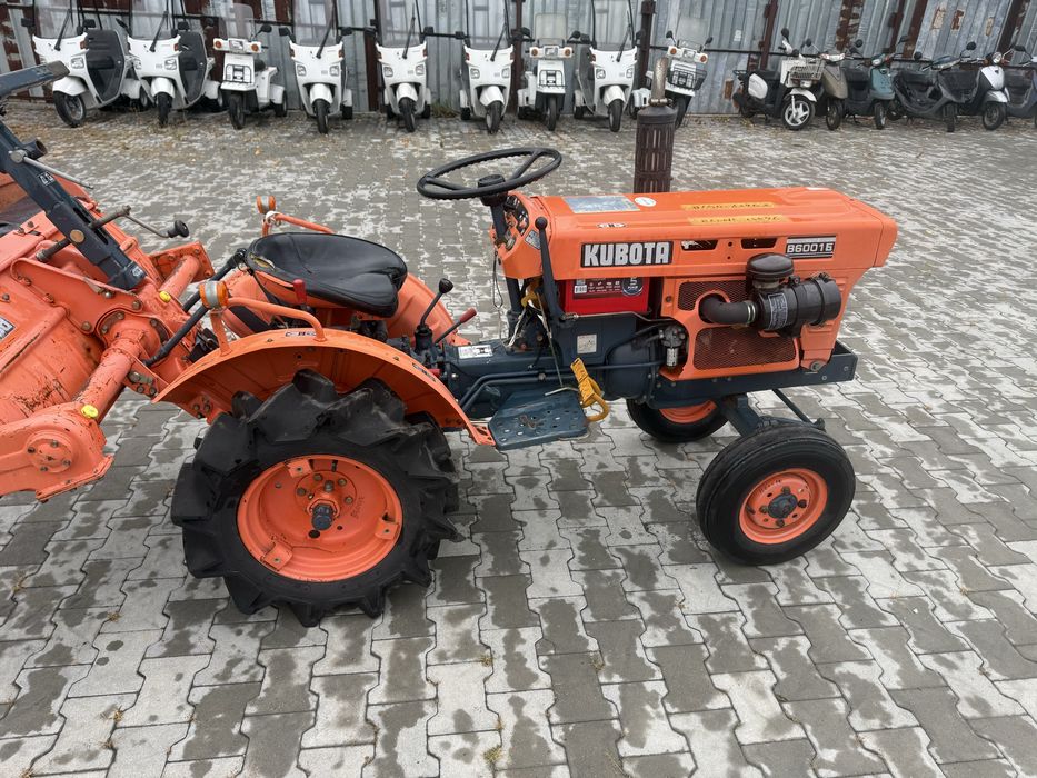 Японський трактор Kubota B6001