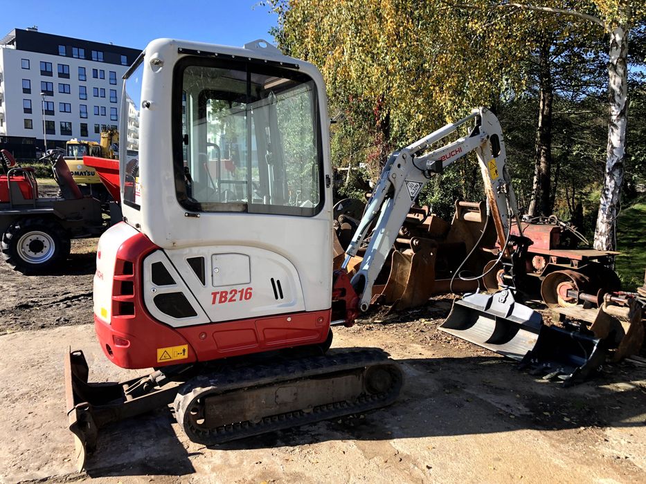 Usługa mini koparką wynajem z operatorem solidnie