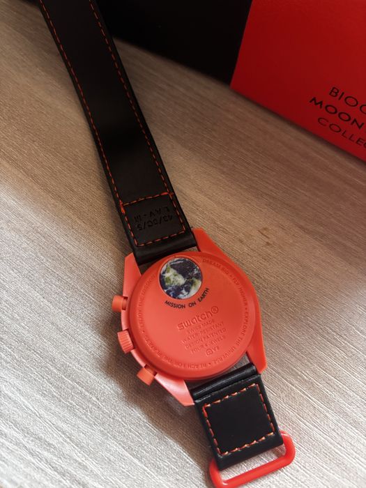 Годинник Omega x Swatch Moonwatch Lava