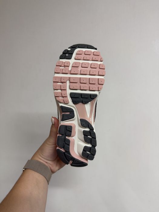 Кросівки Nike Zoom Vomero 5 Sail Particle Pink (37-41)