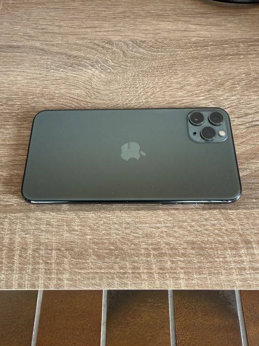 Продам iPhone 11 pro max