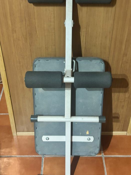 Banco de treino de abdominais