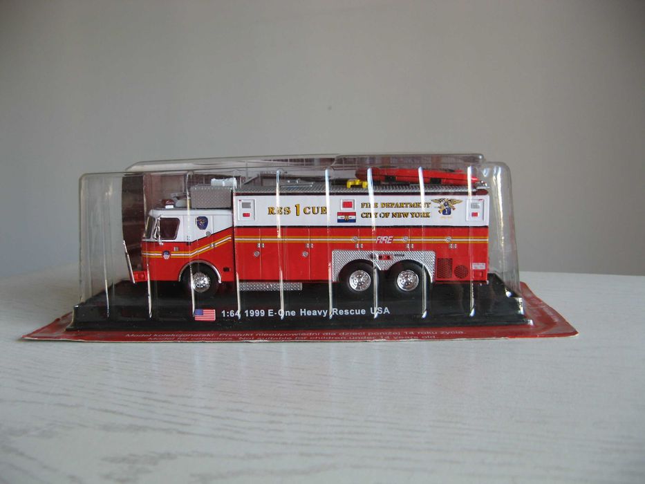 E-One Heavy Rescue, straż pożarna, 1:64/Nowy!