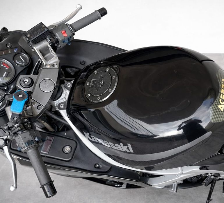 Kawasaki ZZR 600.