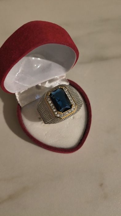 Sygnet męski nr 11 srebrno złoty z szafirem