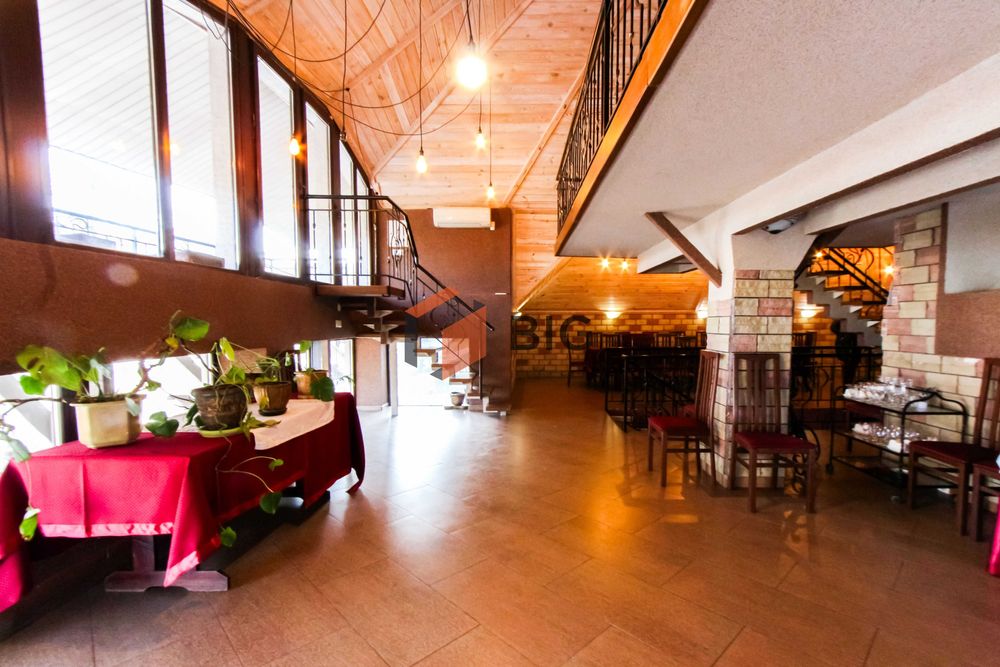 Здається в оренду комерційне приміщення по проспекту Соборності