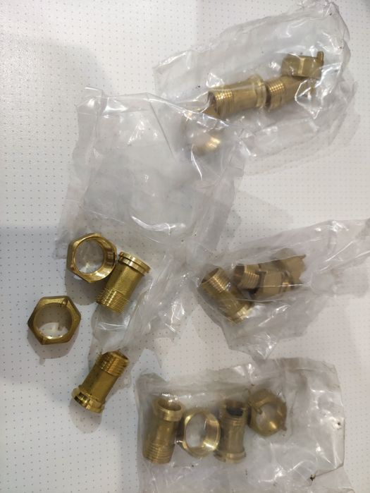 Счетчики на горячую и холодную воду Крепеж счетчиков