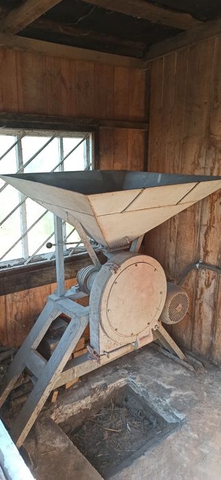 Млин б/у в хорошому стані