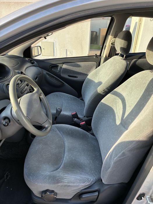 Toyota Yaris 2000