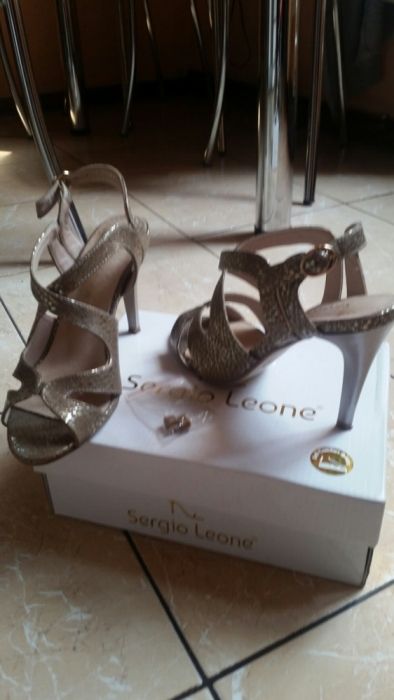 Piękne sandały Sergio Leon
