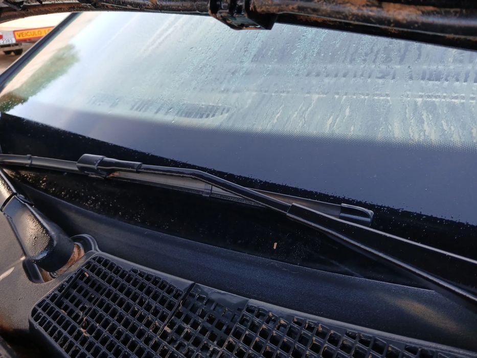 Haste / braço de escova limpa vidros frente esquerda MERCEDES-BENZ Cla