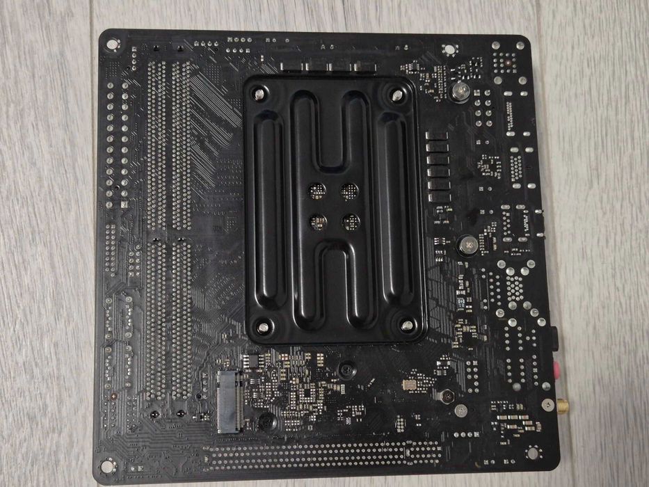 mini-ITX AM4 сет Ryzen 5 3600+плата B450 ASRock Fatal1Ty AC. Trade-IN