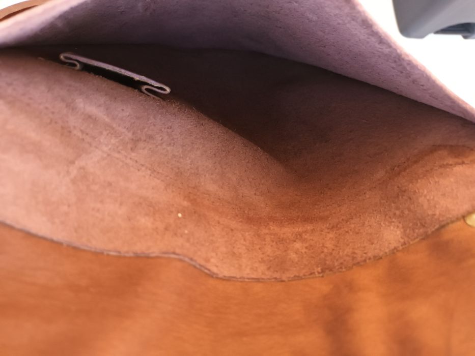 Mala a tiracolo em couro