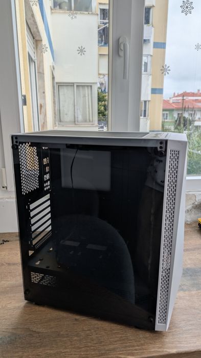 Caixa ATX Kolink Void White RGB Tempered Glass Branca