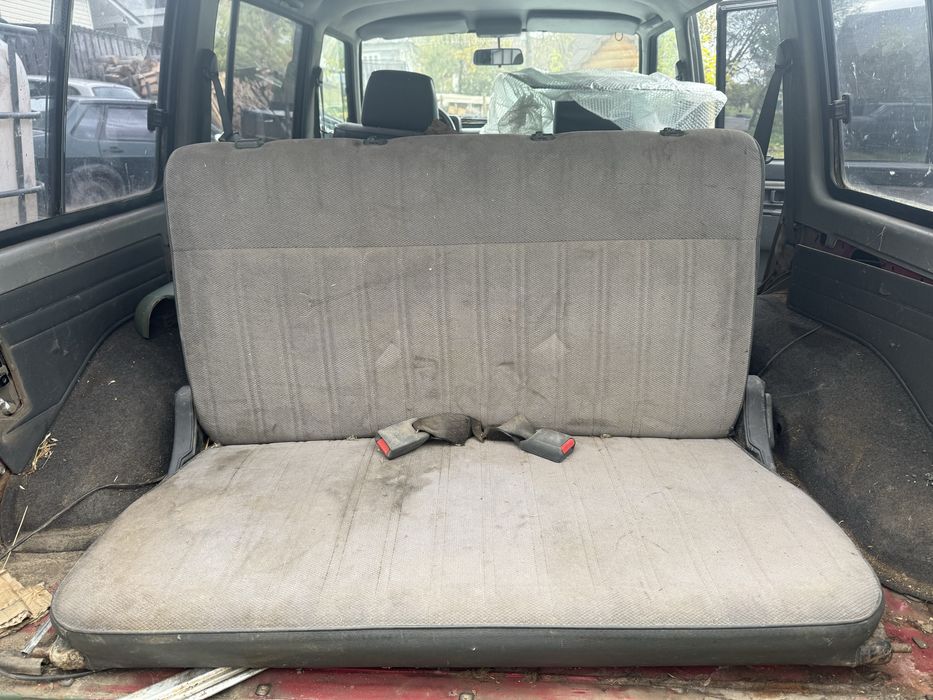 Сидіння нісан патрол у60 3 ряд