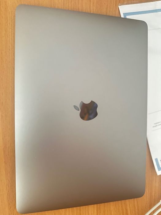 MacBook Pro 13” 2019 – Intel Core i5 | 8 GB RAM | 512 GB SSD