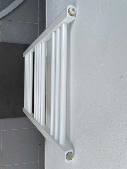 Toalheiro radiador - NOVO - 77x50 cm com 45cm entre eixos