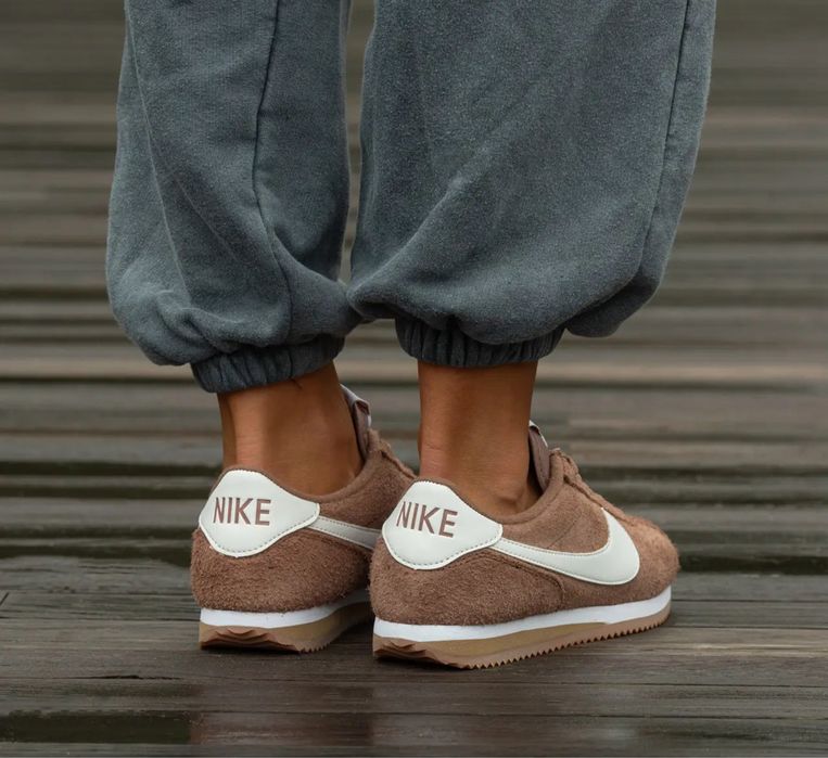 Жіночі кросівки Nike Cortez Light Brown