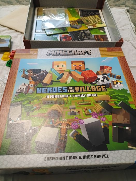 Minecraft: Heroes of the Village – gra planszowa, stan bardzo dobry