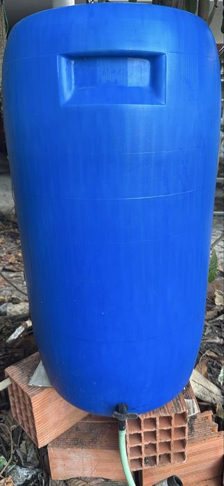 Deposito alimentar 220l c/ torneira