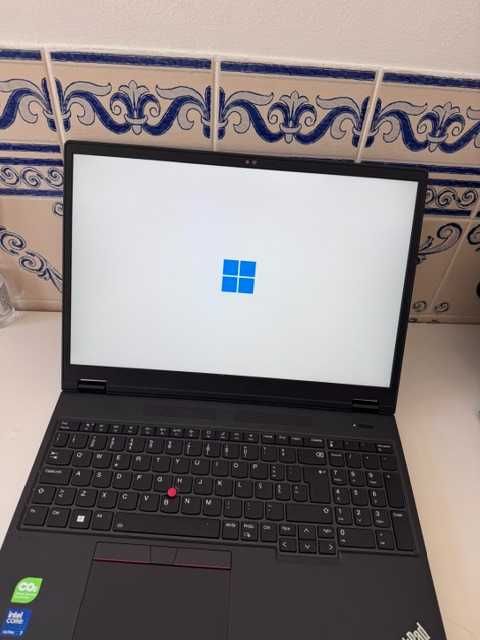 ThinkPad P16v Gen 2