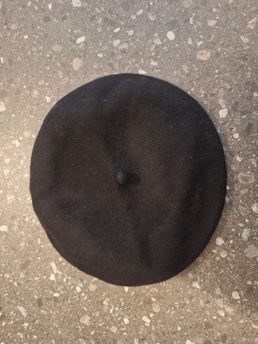 czarny beret czarny beret