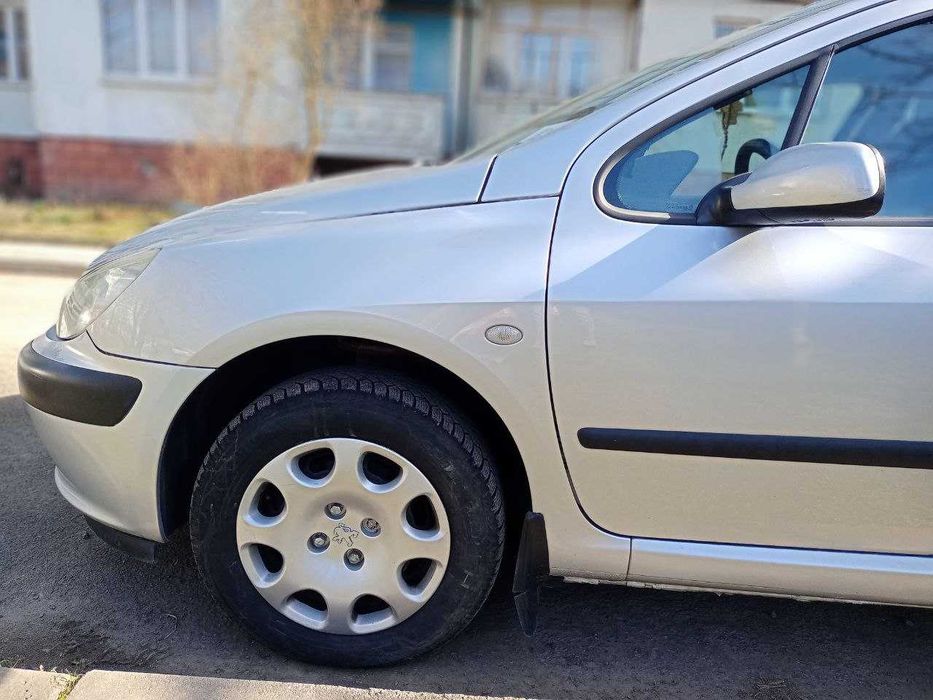 Автомобіль Peugeot