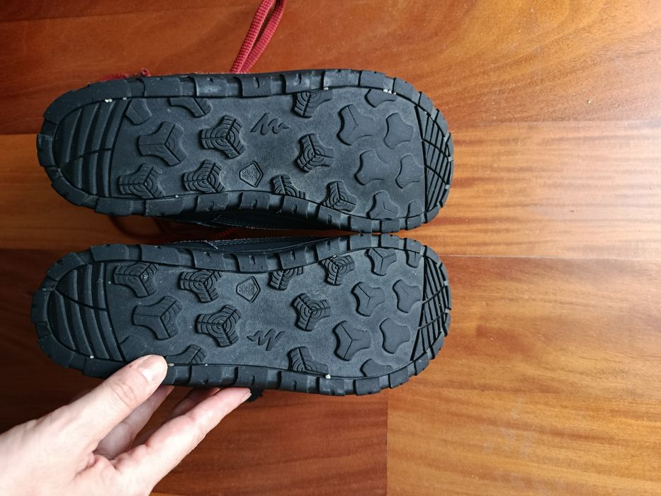 Botas Quechua waterfroof tamanho 37