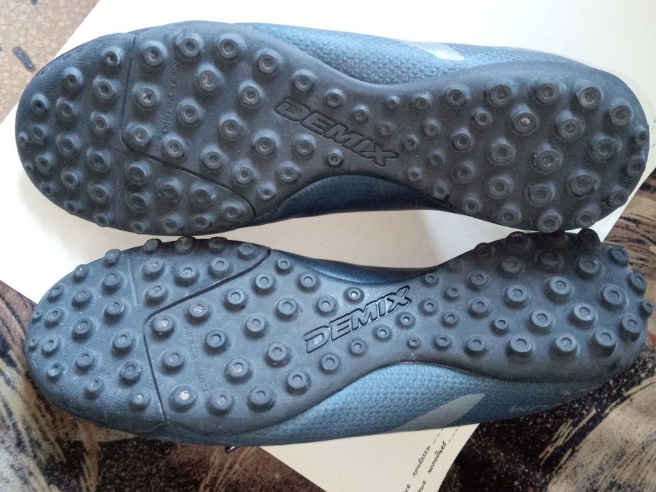 Продам бутсы Demix