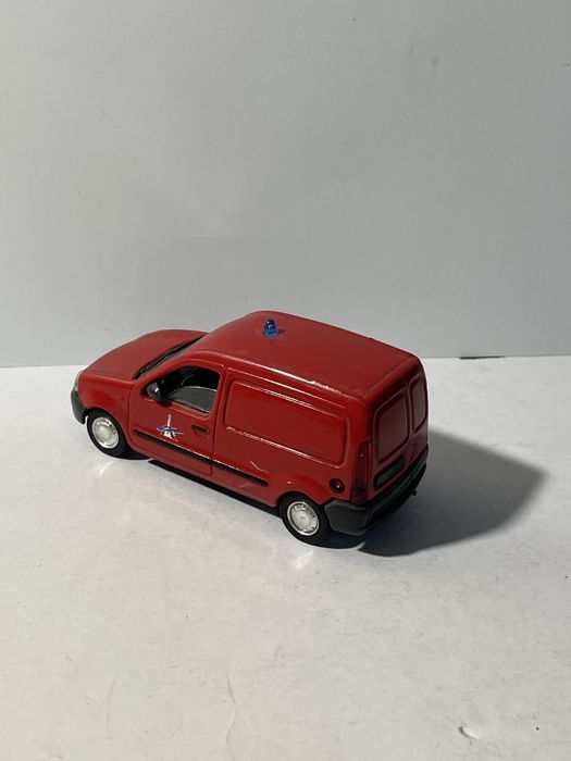 Renault Kangoo da solido escala 1:43