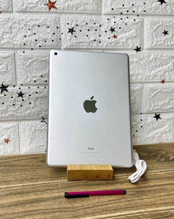 Планшет Apple iPad 6 32 ГБ