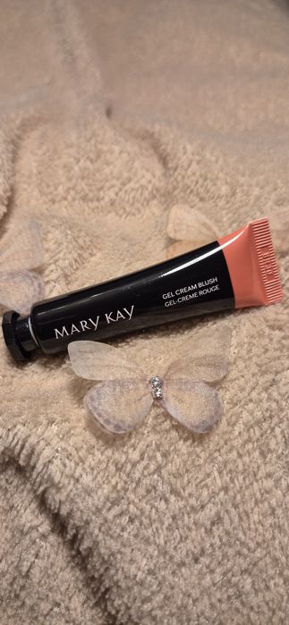Róż do policzków w kremie Mary Kay Dewy Peach