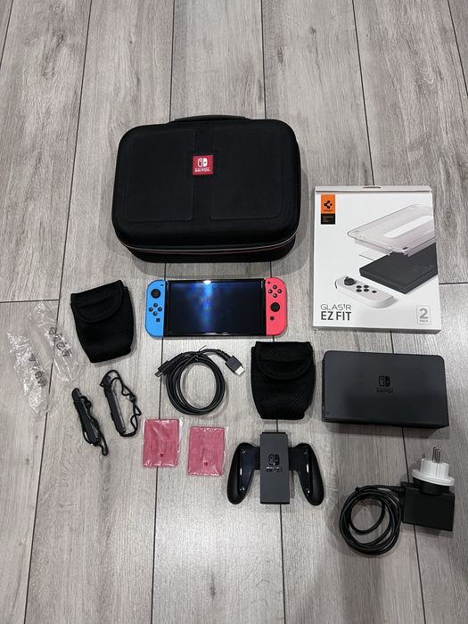 Nintendo Switch OLED pełen kompled