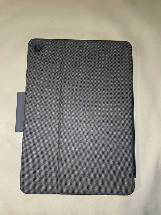 Teclado Logitech Combo para iPad (7.ª, 8.ª, 9.ª geração