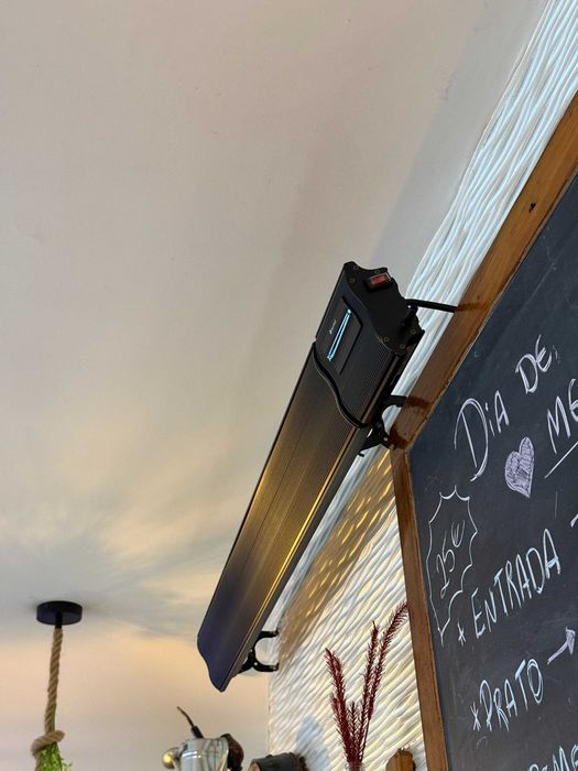 Aquecedor de Parede - Cosmic Beam 2400W  Infravermelho de Parede Preto