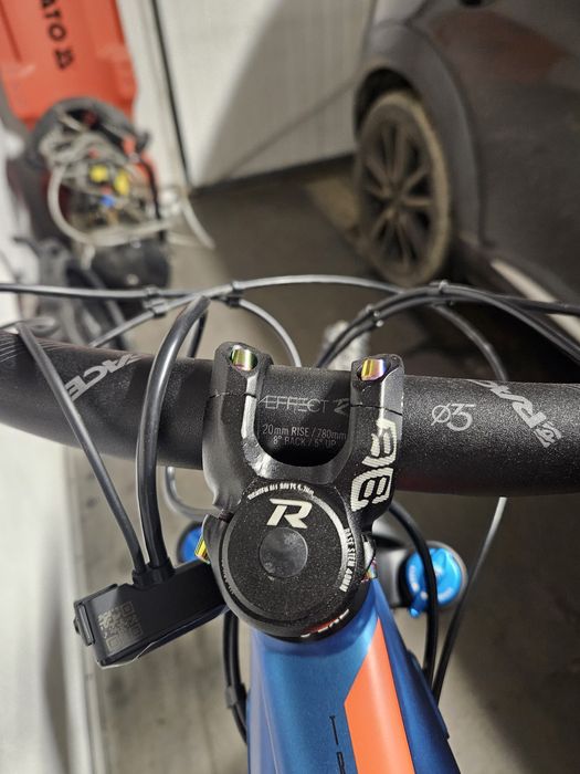 Kierownica race face mostek hassn