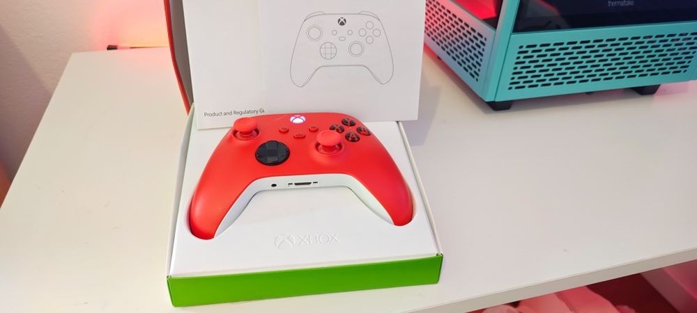 Comando Xbox series X, Na caixa