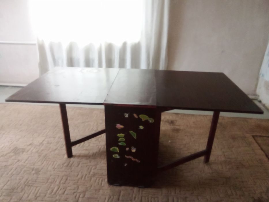 Продам стол книжка